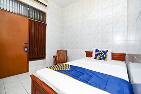 SPOT ON 2011 Hotel Mekar Sari