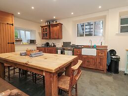 Salmon Cottage