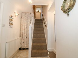 Bay View Apartment