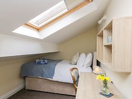 Valiant House