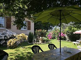 Au Jardin Fleuri