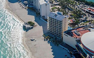 Paradise Beachfront & Nightlife Heart
