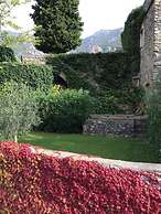 La Scala Within a Stunning 13th Century Setting