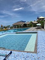 EM Royalle Hotel & Beach Resort