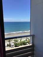 EM Royalle Hotel & Beach Resort