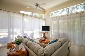 4 Master Suite Villa in Casa Linda