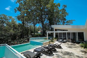 4 Master Suite Villa in Casa Linda
