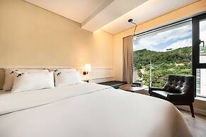 Hotel Moon