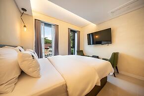 Hotel Moon