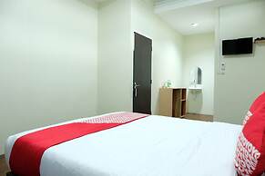 OYO 1853 Guest House D'makmoer