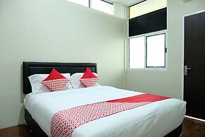 OYO 1853 Guest House D'makmoer
