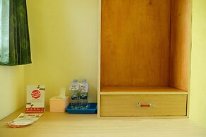 OYO 1853 Guest House D'makmoer