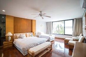 Dojo Pool Villa Beachfront