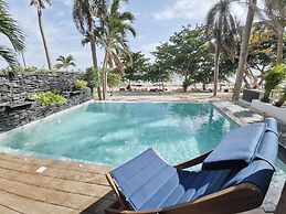 Dojo Pool Villa Beachfront