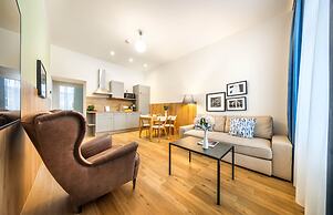 Jimmy's Apartments Emerald