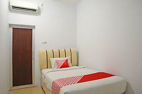 Hotel O M Authentic Kost Man