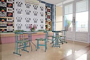 Hotel O M Authentic Kost Man