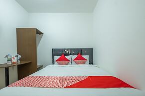 OYO 1460 Anyelir Residence