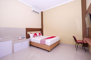 Super OYO 1506  Shabrina 2 Syariah