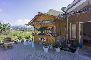 Super OYO 1696 Sapo Rumbia