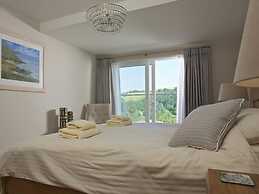 2 Hamstone Court