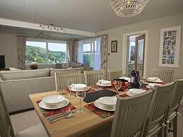 2 Hamstone Court