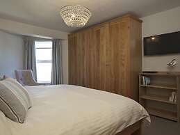 2 Hamstone Court