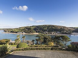 2 Hamstone Court