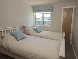2 Hamstone Court