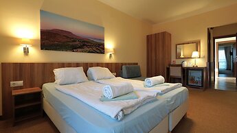 Balaton Colors Beach Hotel
