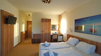 Balaton Colors Beach Hotel