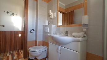 Balaton Colors Beach Hotel