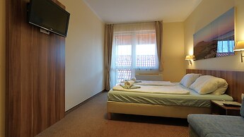 Balaton Colors Beach Hotel