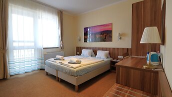 Balaton Colors Beach Hotel