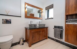Antrim House Guest Rooms & Suites