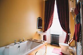 Antrim House Guest Rooms & Suites