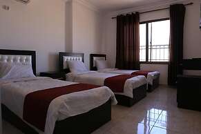 Weekend Hotel