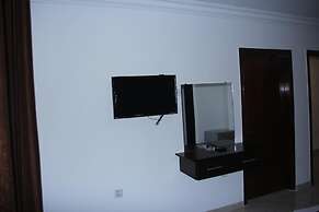 Weekend Hotel