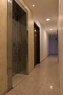 Weekend Hotel