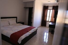 Weekend Hotel