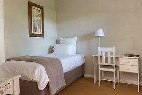 Sandown Lodge