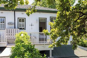 Sandown Lodge