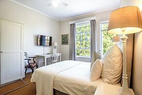Sandown Lodge