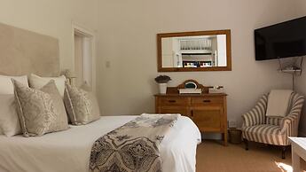 Sandown Lodge