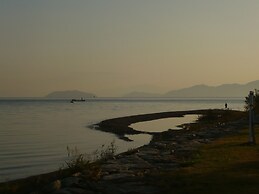 Youth Hostel WANIHIMA~Lakeside BIWA