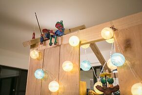 Tree House Café & Homestay