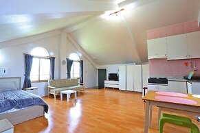 Munmoon House