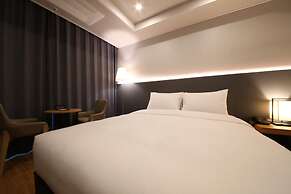 The Mains Hotel