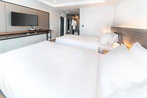 The Mains Hotel