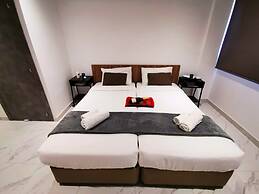 Nissi Adonis Suites